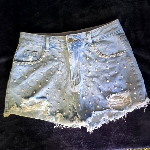 Pants - Distressed Pearl Embellished Denim Shorts High-Waisted, Ripped Jean Shorts S (L)